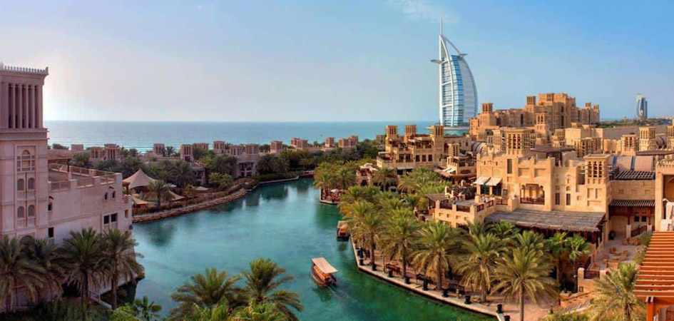 Abra ride in Souk Madinat Jumeirah Abra ride in Souk Madinat Jumeirah