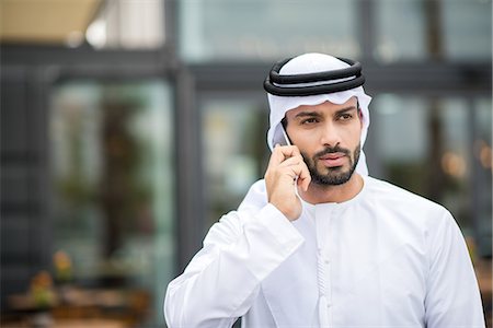 traditional uae clothing